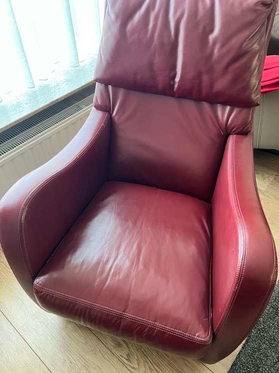2 bonitos Sillones de cuero rojo (photo 4 of 10)
