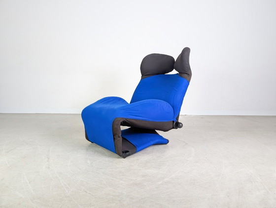 Image 1 of Silla original Cassina Wink Toshiyuki Kita tela negra azul