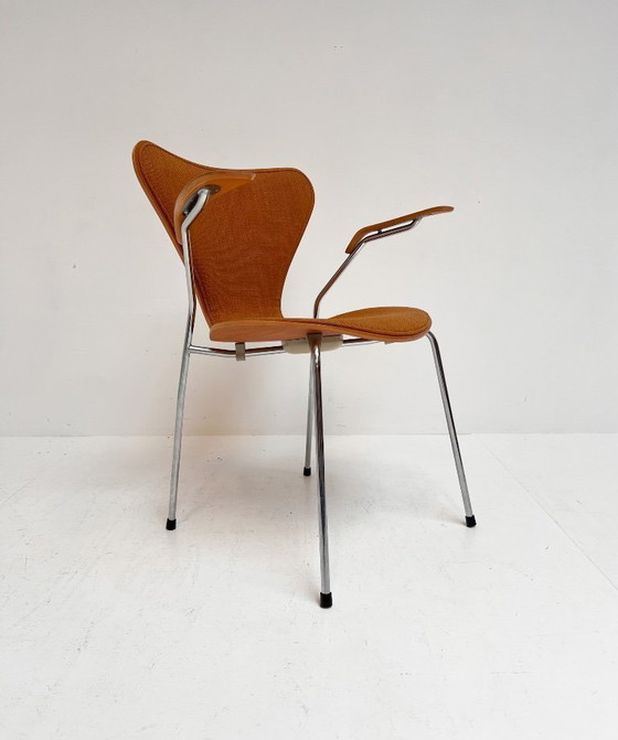 Image 1 of Chaise en bois 3207 d'Arne Jacobsen pour Fritz Hansen, années 1980