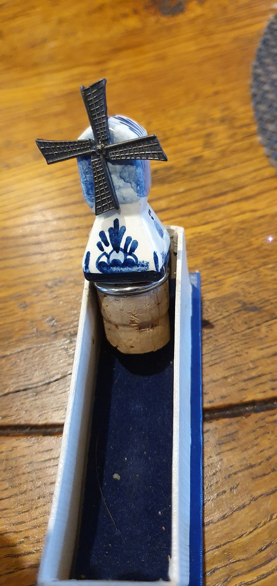 Image 1 of Zwei antike Delfter Keramikstopfen (einer davon mit sich drehenden Windmühlenflügeln).