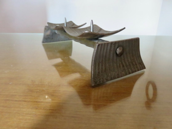 "Brutalist" Candlestick in Raw Forged and Hammered Steel, 1960 – Candle holders, Iron (photo 5 of 9)