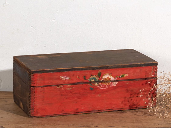Antieke oosterse rode kist (ca. 1900) #33 – Ladekasten (photo 2 of 40)
