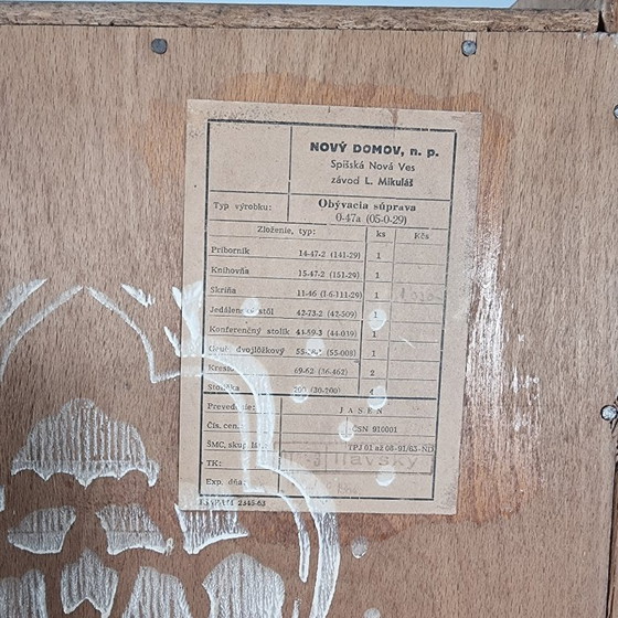 Image 1 of Vintage kledingkast in essenhout van Tatra Nabytok, jaren 70.