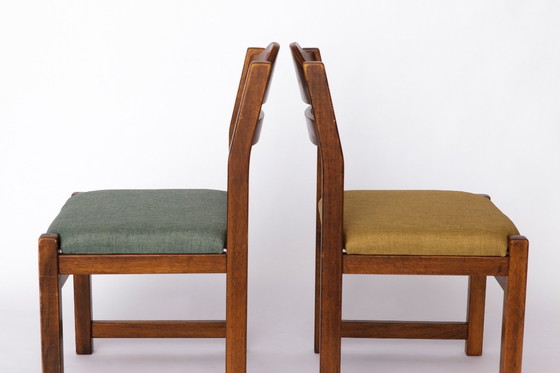 Image 1 of Set van 5 vintage eetkamerstoelen, jaren 60-70 | Kleurrijke gestoffeerde stoelen uit het midden van de vorige eeuw in gebeitst b