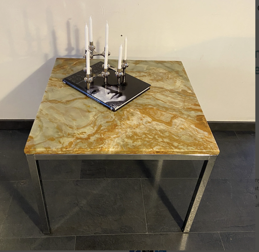Table basse vintage avec plateau en onyx et structure chromée