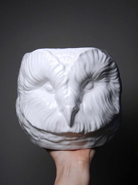 Image 1 of Gran maceta antigua italiana de cerámica blanca con forma de cabeza de búho.
