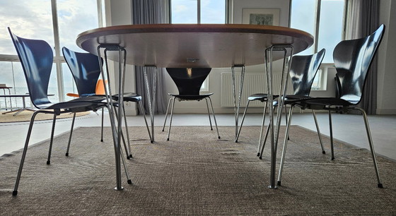 Image 1 of 6 chaises papillon + table Superellips par Arne Jacobsen pour Fritz Hansen