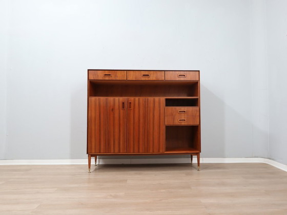 Image 1 of Haut-plat italien en teck des années 1960, restauré avec des pieds en laiton