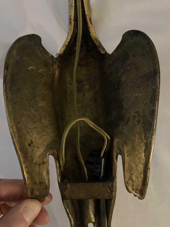 Image 1 of Wandleuchte mit Kranichmotiv aus vergoldeter Bronze – Cheuret- und Glasschirm, signiert Scheider