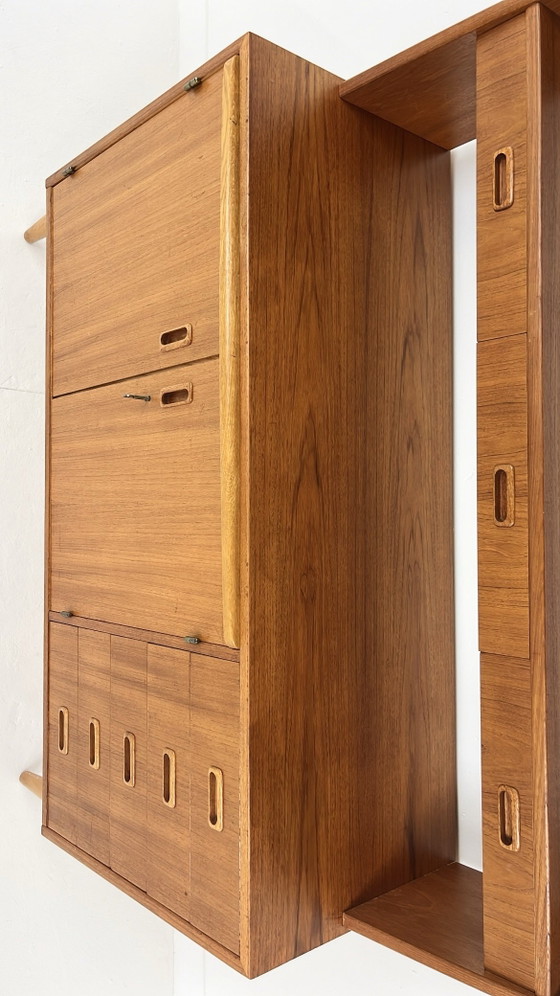 Swedish vintage teak veneer bookcase – Wood, Mid Century Modern (photo 7 of 16)
