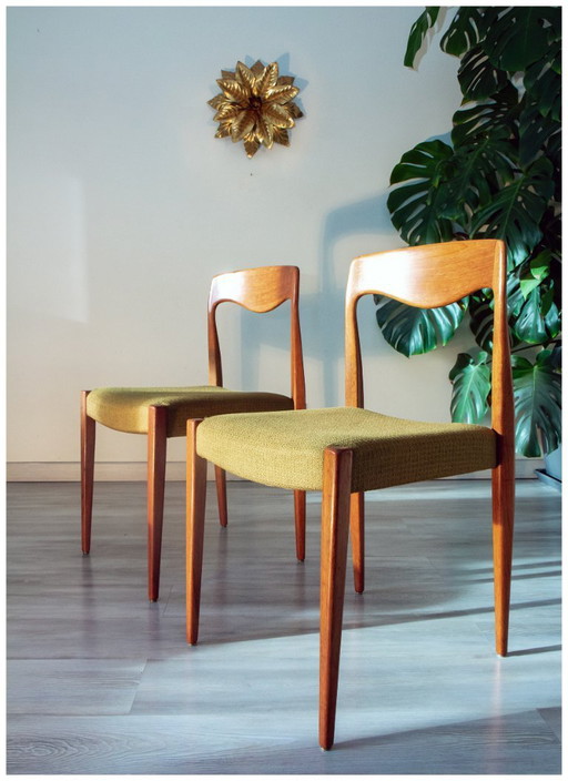 Par de sillas escandinavas de los años 60 al estilo de Niels Otto Moller