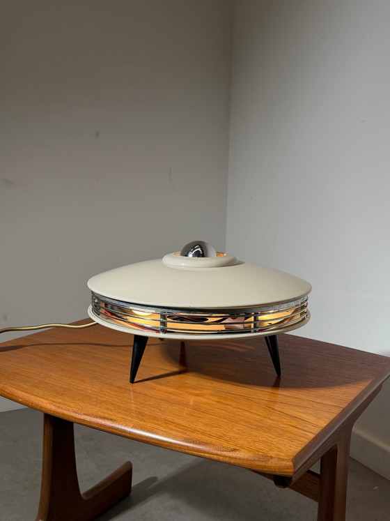 Lampada da tavolo vintage a forma di UFO dell'era spaziale. – Lampade da tavolo (photo 3 of 6)