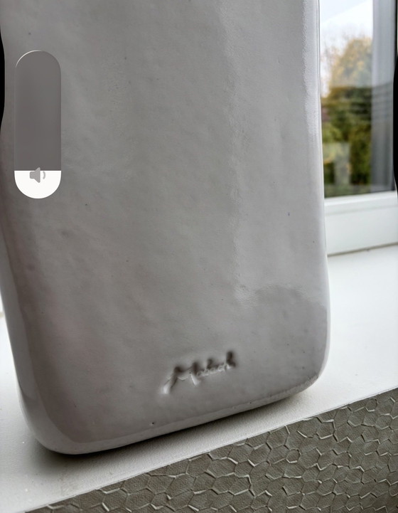 Image 1 of Vase/pot design MOBACH blanc avec plante