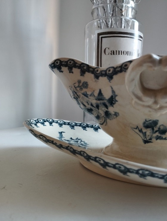 Image 1 of Large sauce boat on a stand, Gien ironstone "Thistles"