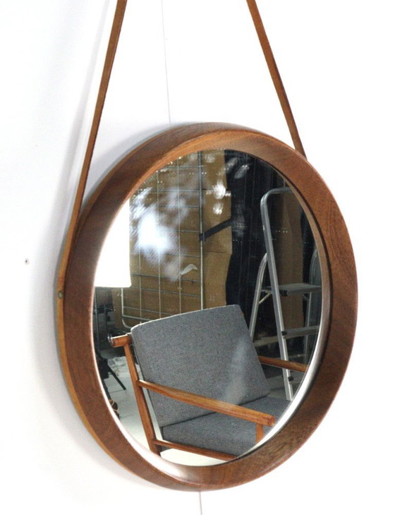Image 1 of Miroir rond en teck avec bracelet en cuir