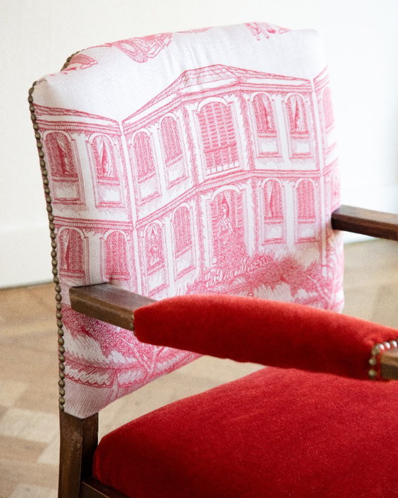 Image 1 of Fauteuil de style Louis XV – Velours mohair rouge – Imprimé café parisien