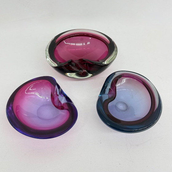 Image 1 of Set of 3 murano summerso pink glass bowls , 1970s