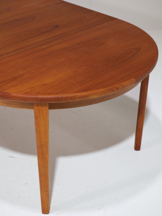 Image 1 of Uitschuifbare ronde eettafel Skovby Møbelfabrik teak Deens vintage