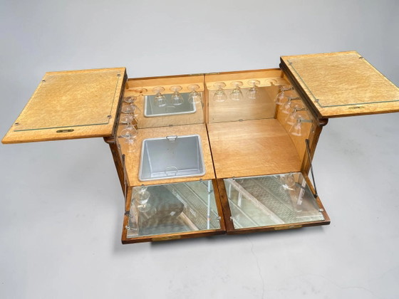 Seltener Luxus Mid-Century Cocktail Servierwagen 1950er – Exklusiver Dry Bar Schrank mit Vogelaugenahorn & (photo 8 of 19)