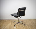 Vitra Eames Soft Pad Chair EA 205 in pelle nera