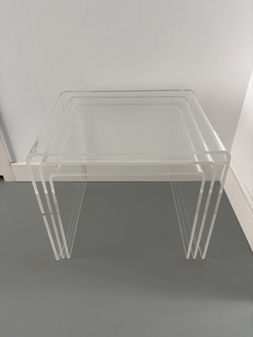 3 tables d'appoint vintage en plexiglas – bijzettafels