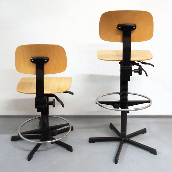 2 sillas de trabajo Score – Sillas giratorias, Wood (photo 6 of 12)