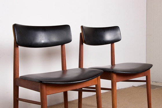 Image 1 of Juego de ocho sillas danesas de teca, polipiel negra y latón de Sven Chrobat para Sax, 1960