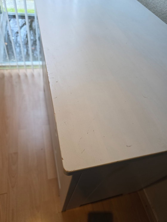 Image 1 of Commode Bopita Dido, trois tiroirs, pin massif, finition blanchie