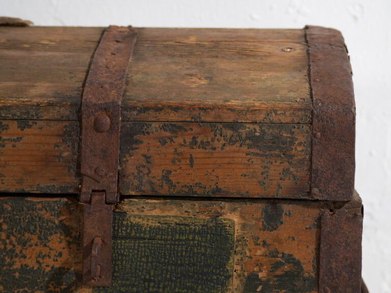 Antique painted travel trunk in pine – Central Europe, circa 1850 – Storage cabinet, Rustic (photo 25 of 40)