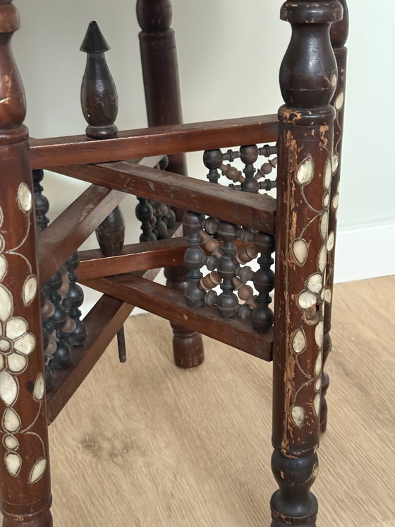 Image 1 of Table à thé orientale vintage