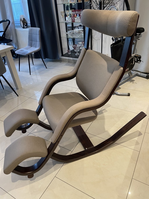Echte ergonomische Gravity Balans stoel (STOKKE /Variet) – schommelstoelen, Textile, Wood (photo 2 of 5)