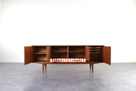 Image 1 of Mid Century Op-Art Handbemaltes Teakholz Sideboard, 1960er Jahre