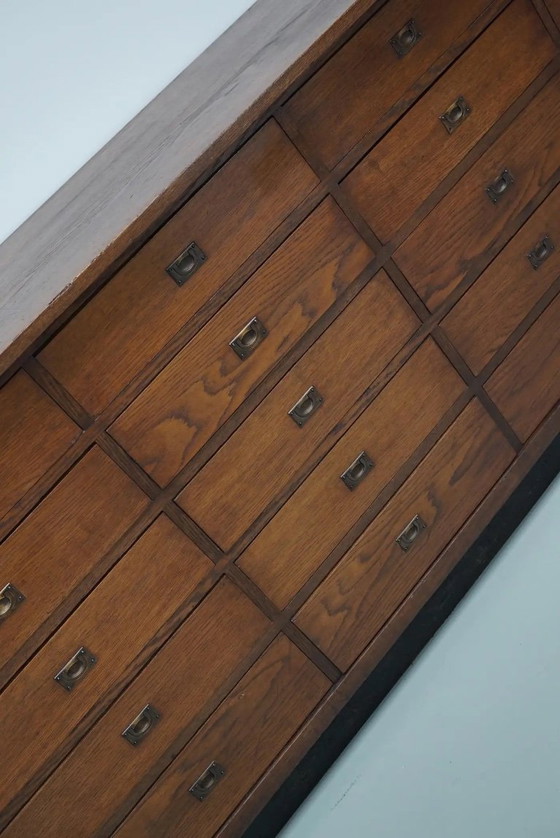 Image 1 of Großer Art-Deco-Apothekerschrank/Aktenschrank oder Sideboard aus niederländischer Eiche, 1930er Jahre