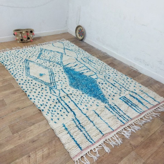 Image 1 of Marokkanischer Berber-Azilal-Teppich – 300 x 190 cm – Naturwolle – Blaues geometrisches Muster