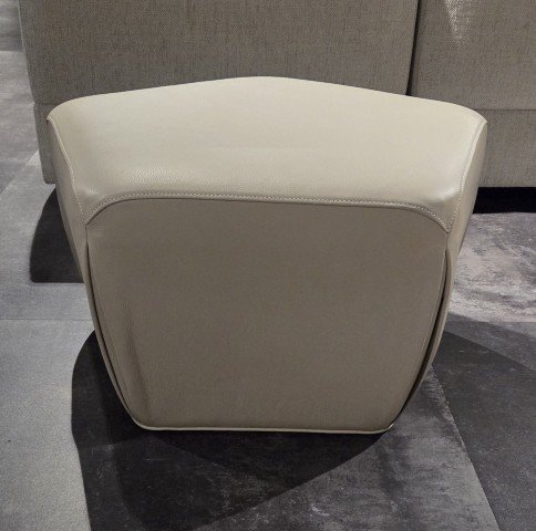 Jori Poef Pentagono Egg