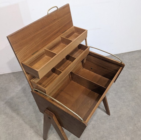 Image 1 of Table d'appoint scandinave en teck, années 1960.