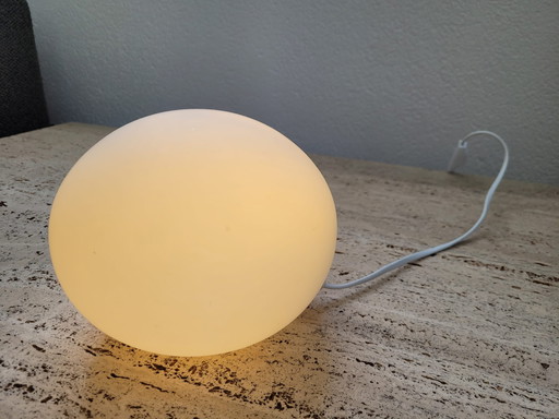 Lámpara de mesa esférica de cristal blanco mate Sompex, lámpara de mesa ovalada, objeto de luz