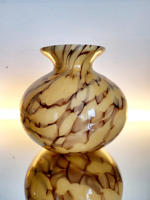 Art deco opaline glass vase, Verreries de Scailmont, Henri Heemskerk, Belgium