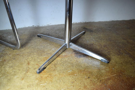 Image 1 of Table d'appoint ronde chromée style Space Age des années 1970