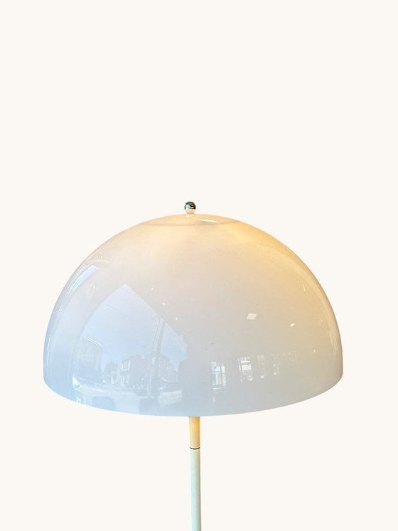 Original Verner Panton Panthella Floor Lamp in Off-White – Louis Poulsen, Floor lights, Metal, Plastic (photo 3 of 5)