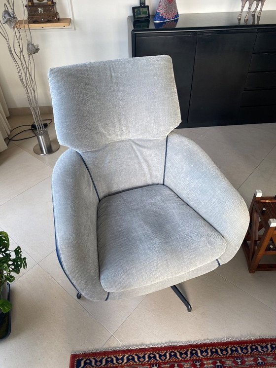 Image 1 of 2 Leolux Lloyd Plus Armchairs