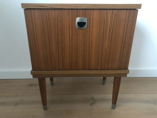 Gabinete vintage - Mesita de noche
