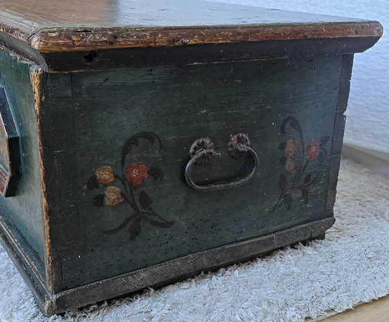 Image 1 of Antike niederländische Truhe