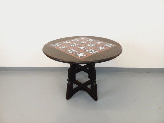 Image 1 of Table basse ronde modulable en table à manger “monte et baisse” vintage Guillerme et Chambron en chêne massif et céramique
