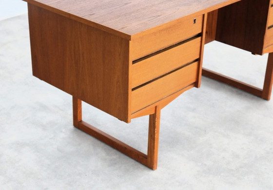 Image 1 of Vintage teak Deens bureau