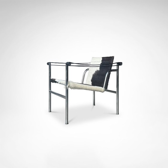 Poltrona LC1 in pelle di cavallino di Le Corbusier et al. per Cassina, anni '80. – Poltrone, Leather, Metal (photo 2 of 10)