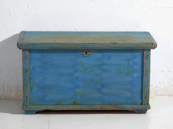 Antike bemalte blaue Truhe aus Kiefer – Mitteleuropa, um 1900 – Aufbewahrungsschrank, Iron, Scandinavian (photo 40 of 40)