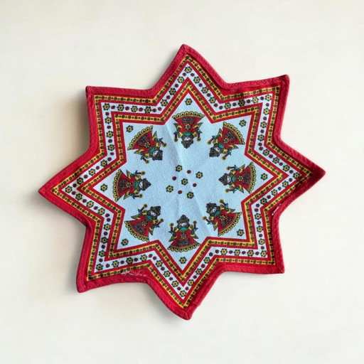 Rot-weißer Weihnachtsstern aus Baumwolle – Platzdeckchen mit Engeln & Sternen, 33cm