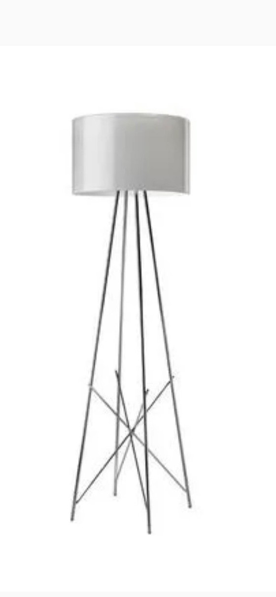 Flos Ray F2 Floor light – Metal, Aluminium (photo 2 of 5)