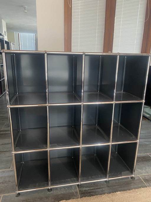 Armario modular USM Haller de 12 compartimentos, color antracita.